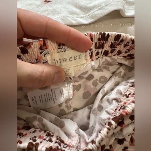 4T Bundle - Old Navy, H&M and Cynthia Rowley - Picture 14 of 16